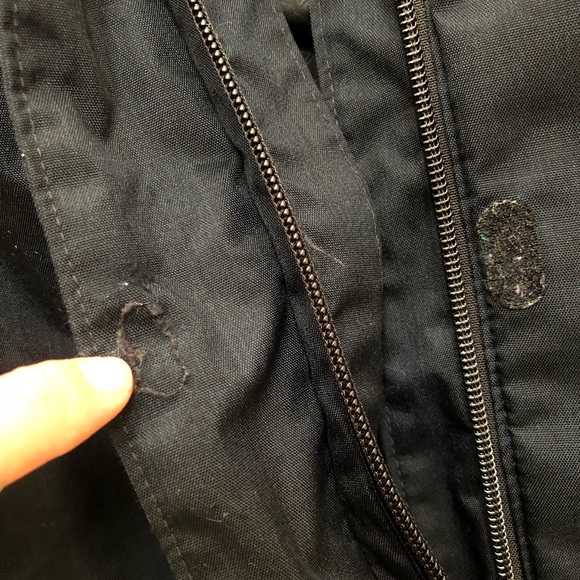 Columbia women’s hood waterproof jacket flaw - Picture 9 of 13